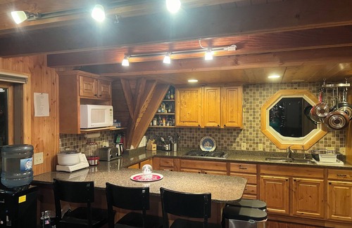 Salt Lake Mountain Resorts Cabin | Alta Supreme Chalet TRUE Ski In, Ski Out mid mountain slope side, Hot tub, WiFi