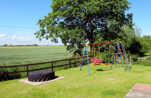 Wittmund Apartment | Alte Schule Berdum with 4 bedrooms and 3 bathrooms