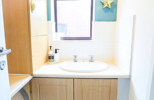 Edgbaston Apartment | ALTIDO Cosy studio near Birmingham Centre