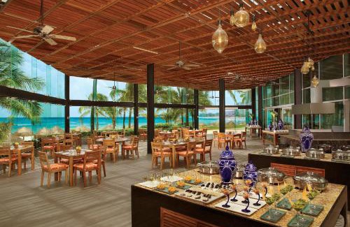Punta Cancun Resort | Altitude at Krystal Grand Cancun - All Inclusive
