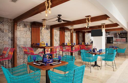 Punta Cancun Resort | Altitude at Krystal Grand Cancun - All Inclusive