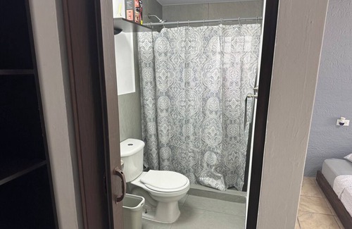 Brisas de Alto Boquete Apartment | Alto Boquete Tourist Lodging - Deluxe Double Room with Private Bathroom