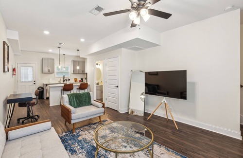 Clarksville Apartment | Alto D8 I Modern New Construction 2Bd Apartment