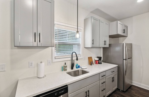Clarksville Apartment | Alto D8 I Modern New Construction 2Bd Apartment