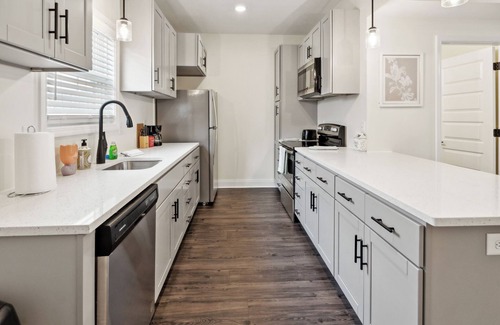Clarksville Apartment | Alto O4 I Modern New Construction 2Bd Apartment