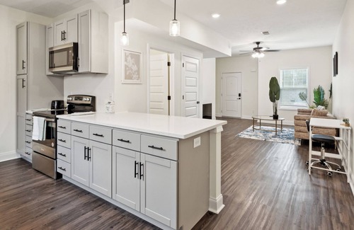 Clarksville Apartment | Alto O4 I Modern New Construction 2Bd Apartment