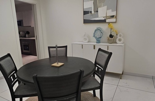 Kumasi Apartment | Alveera Apartments, Spacious 4-bedroom in charming Kumasi with WiFi, AC