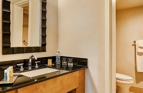 Berkeley Hotel | Always a Great Idea To Unwind! Balcony, Pets Allowed, Near César Chávez Park