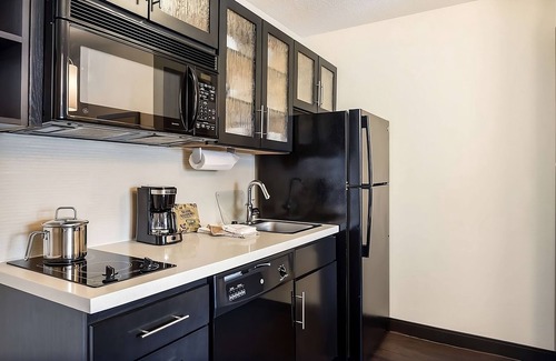 Gahanna Resort | Always a Great Idea To Unwind! Near Central Park Reserve, Pet-Friendly!