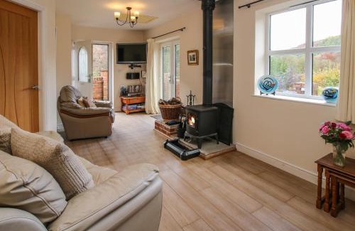 Mold House | Alyn View
