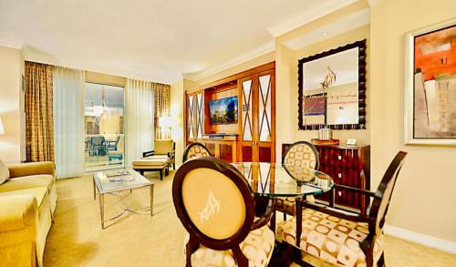 Las Vegas Resort | Amalz Balcony Suites at Mgm Signature !