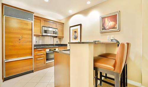 Las Vegas Resort | Amalz Balcony Suites at Mgm Signature !