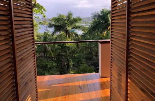 Bocas del Toro Apartment | Amanecer- Breakfast Included, Ocean & Jungle Views