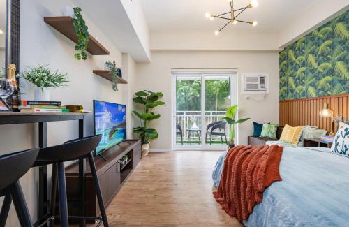 Mactan Export Processing Zone Apartment | AMANI 107B, 3 Minutes to Airport, with Gym & Pool ,FAST WIFI, Free Netflix