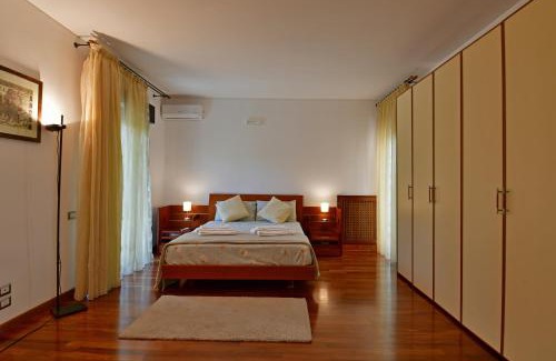 Picanello-Ognina-Barriera-Canalicchio Bed & Breakfast | Amaranda B&B