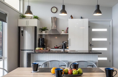 Coles Bay Apartment | Amaroo 2 - Freycinet Holiday Houses