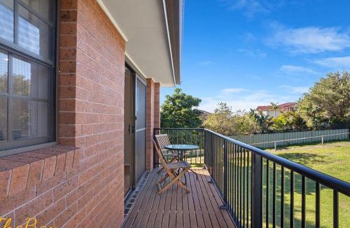 Fingal Bay House | Amaroo Cres No 20 Fingal Bay Holiday Home