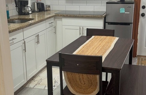North Brunswick House | Amazing non smoking double bed apartment.