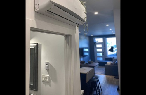 Mercier-Hochelaga-Maisonneuve Apartment | Amazing 1 bedroom 20 minutes from downtown