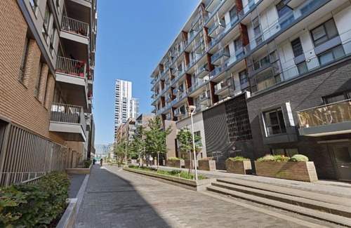 Peninsula Apartment | Amazing 2 Bed Apt w/Balcony nr O2 Arena
