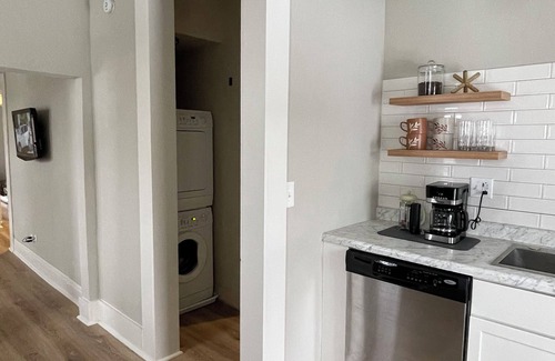 Alma Apartment | Amazing 2-bedroom upstairs apartment in Alma with WiFi, AC, Cable