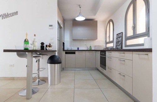 Jerusalem City Centre Apartment | Amazing 2 Bedrooms/Gym/Parking in city center
