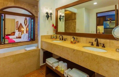 Los Cabos Apartment | Amazing 2BR Family Suite at Cabo
