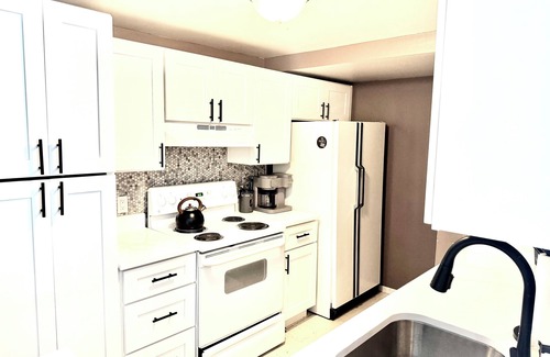 Belltown Condo | Amazing 3 bed condo for 6, downtown with view of Sound, pool, sauna and hot-tub