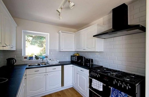 Mortehoe Cottage | Amazing 3 bed cottage on Esplanade close to village and opposite main beach with fab views and garde