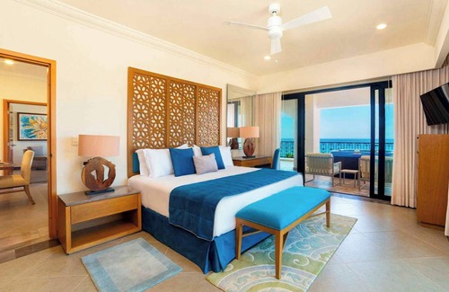 Colonia El Progreso Resort | Amazing 3-bedroom OCEAN FRONT PENTHOUSE in Cabo San Lucas with WiFi & AC