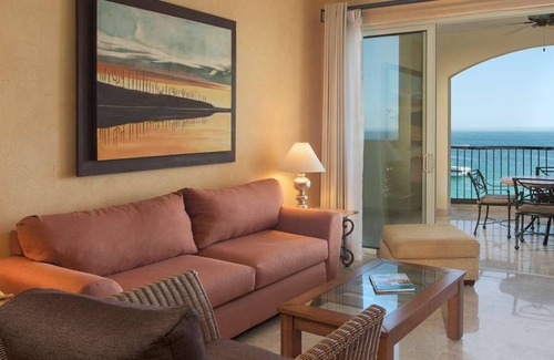 Colonia El Progreso Resort | Amazing 3-bedroom OCEAN FRONT PENTHOUSE in Cabo San Lucas with WiFi & AC