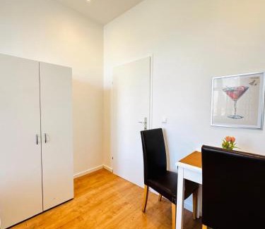 Liesing Apartment | Amazing 3BR Apt, Very Central in Vienna