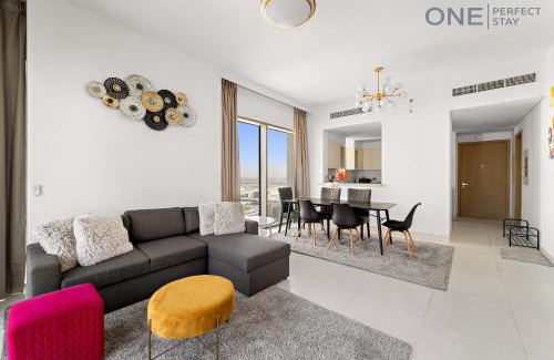 Dubai Apartment | Amazing 3BR with Maid room in Creek with Pool&Gym
