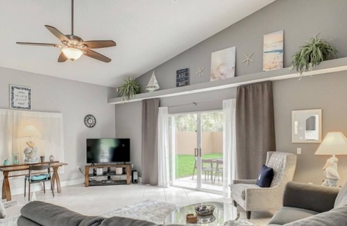 Thousand Oaks House | Amazing 4/3 house at Thousand Oaks Community, private pool, near Disney!