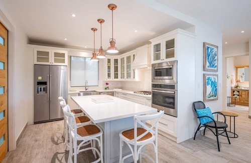 Coco House | Amazing 4-Bedroom Oasis in the Heart of Pacifico