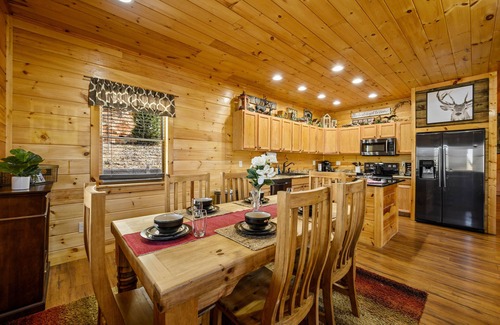 Whittier Cabin | *Amazing 5BR 5.5BA* Theater/Hot Tub/Game Room/Mtn Views