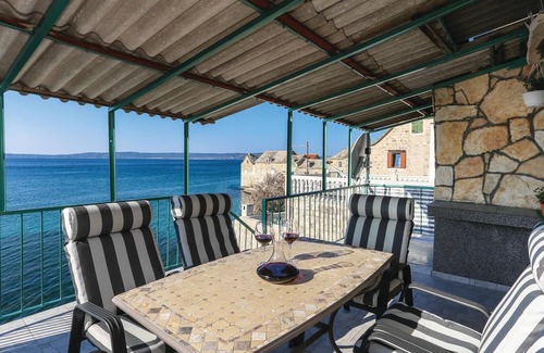 Kastel Gomilica Apartment | Amazing apartment in Kastel Gomilica