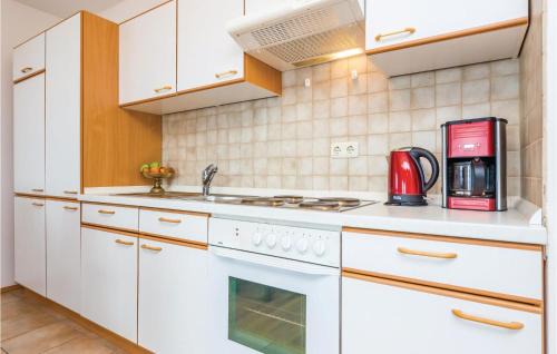 Klenovica Apartment | Amazing Apartment In Klenovica