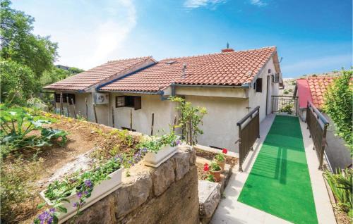 Cesarica Apartment | Amazing Apartment In Cesarica With Wifi