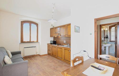Monteluiano Apartment | Amazing Apartment In Gubbio With Wifi