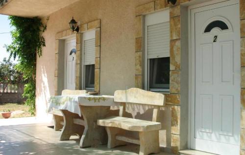 Gradina Apartment | Amazing Apartment In Lozovac With Wifi