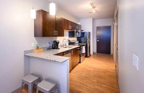 Uptown District Apartment | Amazing Apartment in the Heart of Downtown