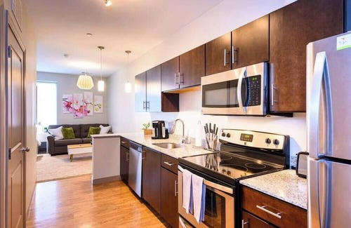 Uptown District Apartment | Amazing Apartment in the Heart of Downtown