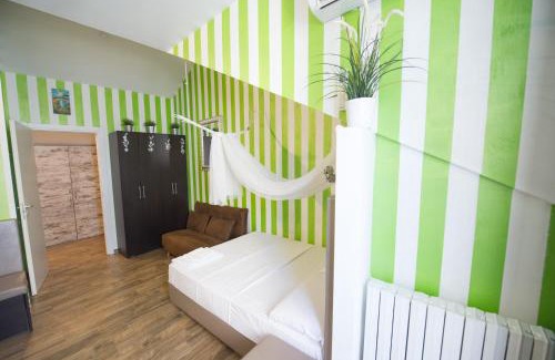 Ticinese Apartment | Amazing Attic max 10 People with Parking & Wifi, Near to 3 Tram Lines and to the Metro - well connected to Airports and to the Train Station