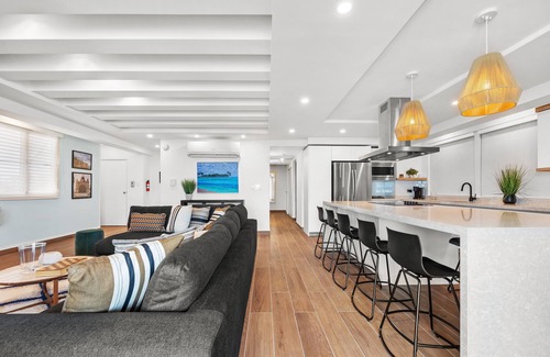 Parque Apartment | Amazing Beach Getaway | For Large Groups | Otium