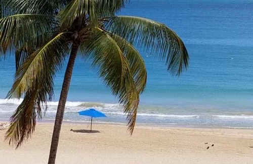 Isla Verde Apartment | Amazing Beachfront Apartment in Isla Verde