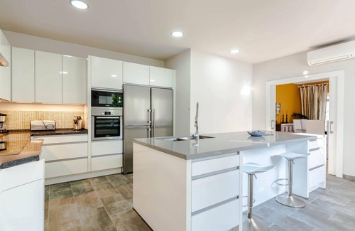 Guadalmina Villa | Amazing Beachfront Villa Heated Pool Marbella