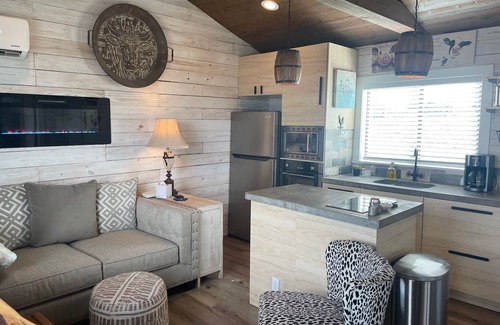 Dripping Springs Cabin | AMAZING Cabin in the Heart of the Hill Country w/breathtaking views,Pool & Spa!