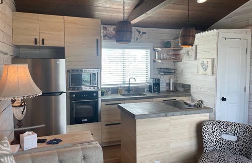 Dripping Springs Cabin | AMAZING Cabin in the Heart of the Hill Country w/breathtaking views,Pool & Spa!