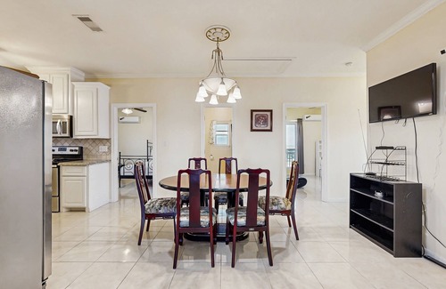 Port Bolivar House | Amazing | Canal Front | Hot Tub | Boat Ramp